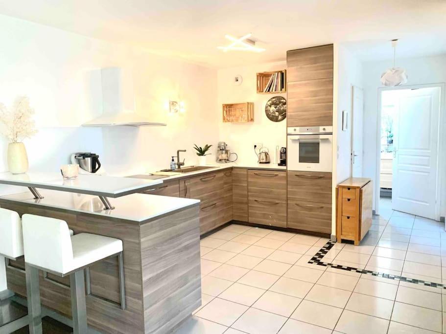 Marseille 60 M2 Terrasse Et Parking Appartement Buitenkant foto