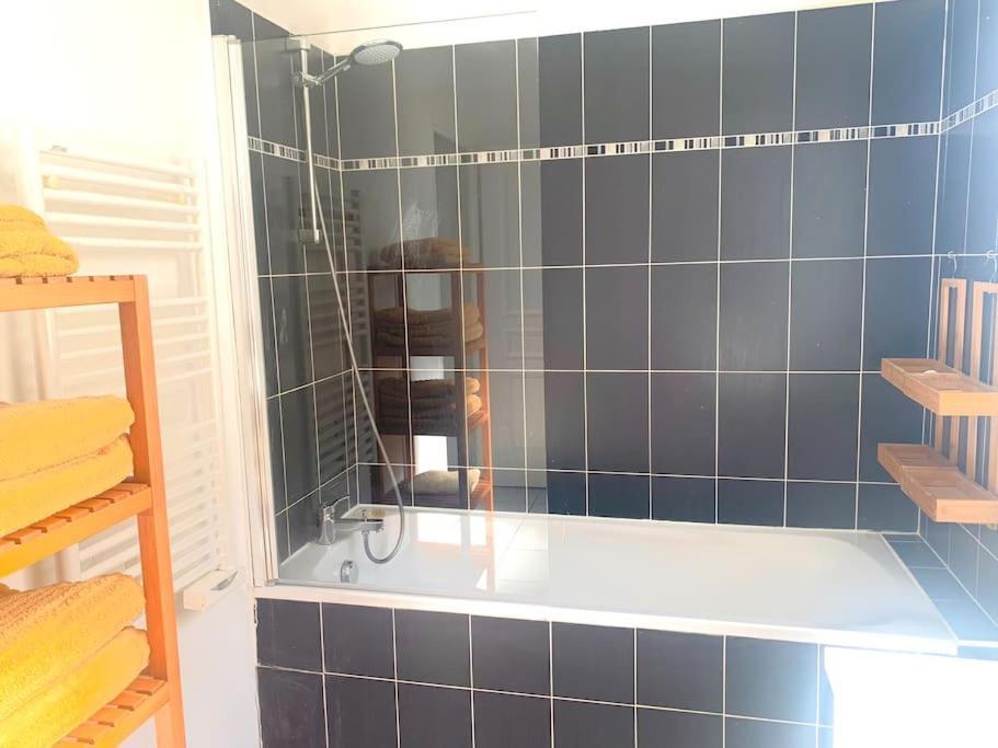Marseille 60 M2 Terrasse Et Parking Appartement Buitenkant foto
